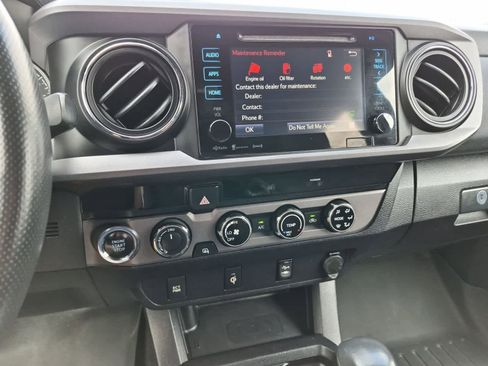 Used 2017 Toyota Tacoma TRD Sport w/ Tow Package (A/T) AWD/4WD image 28