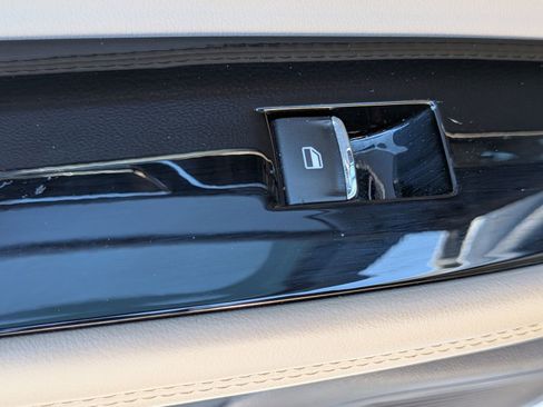 Used 2020 Lincoln Corsair FWD w/ Premium Package image 30
