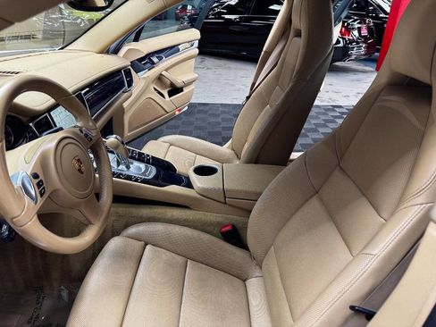 Used 2015 Porsche Panamera 4 AWD/4WD image 34