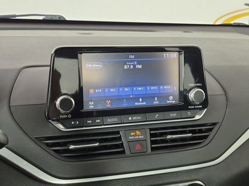 Used 2024 Nissan Altima 2.5 S FWD image 24