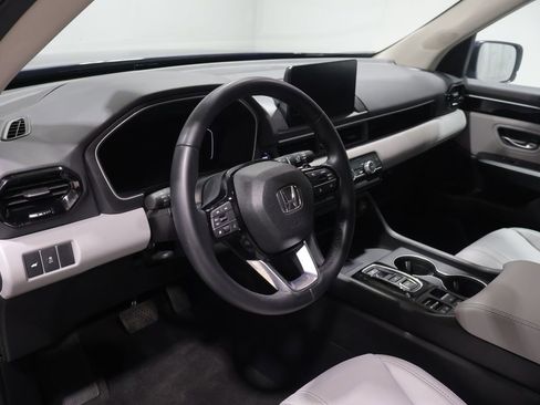 Used 2025 Honda Pilot EX-L image 14