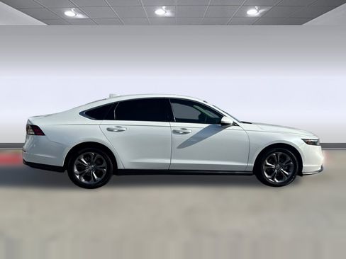 Used 2023 Honda Accord EX image 8