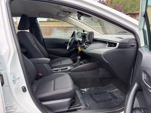 Certified 2025 Toyota Corolla LE FWD image 29