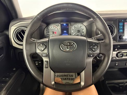 Used 2017 Toyota Tacoma TRD Off-Road w/ Tow Package (A/T) AWD/4WD image 19