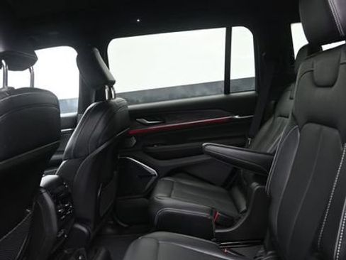 Used 2023 Jeep Grand Cherokee L Overland AWD/4WD image 8