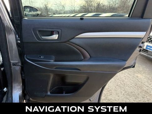 Used 2015 Toyota Highlander XLE image 14