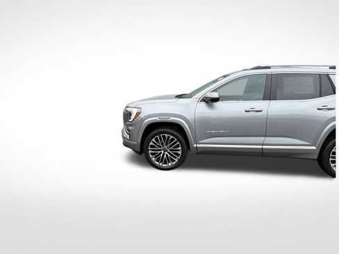 New 2026 GMC Terrain Denali w/ LPO, Floor Liner Package AWD/4WD image 24