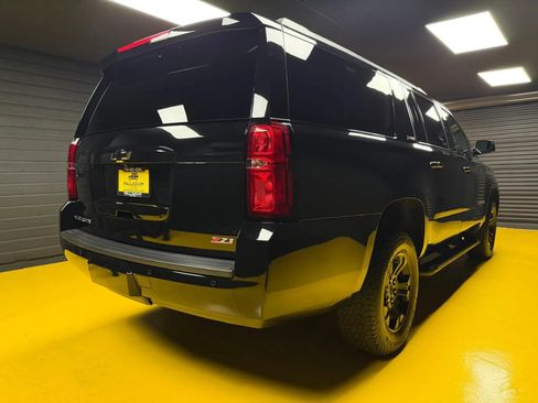 Used 2020 Chevrolet Suburban LT w/ Luxury Package AWD/4WD image 6