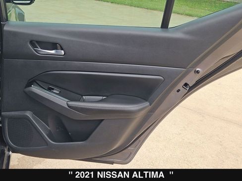 Used 2021 Nissan Altima 2.5 SV w/ SV Premium Package FWD image 29