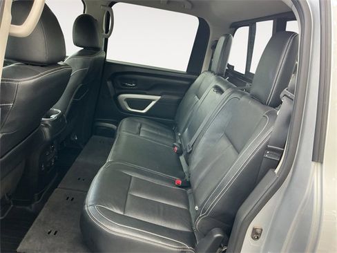 Used 2019 Nissan Titan PRO-4X w/ Pro-4x Convenience Package image 10