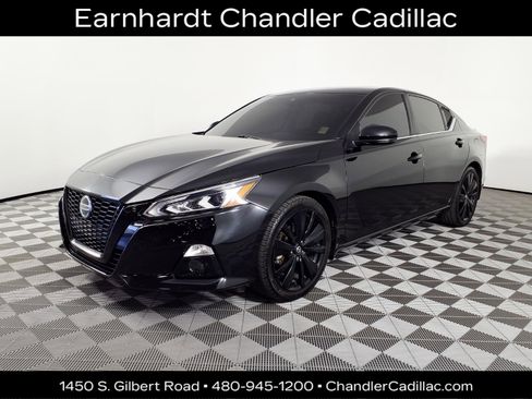 Used 2022 Nissan Altima 2.5 SR w/ Midnight Edition Package FWD image 1
