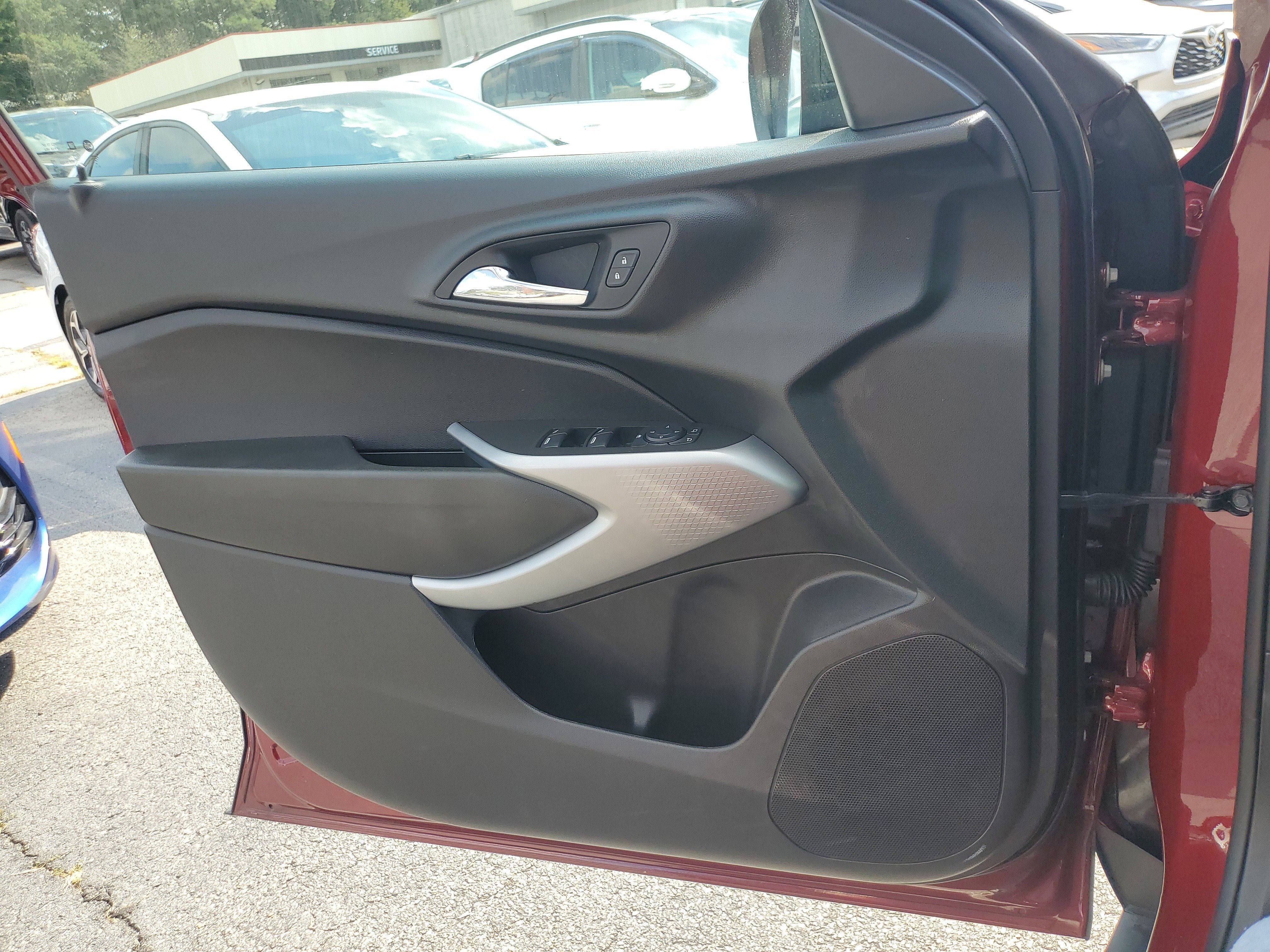 Used 2025 Chevrolet Trax LS FWD image 29