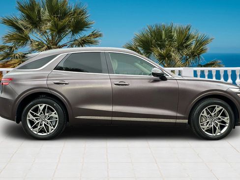 Used 2023 Genesis GV70 2.5T w/ Advanced Package image 4