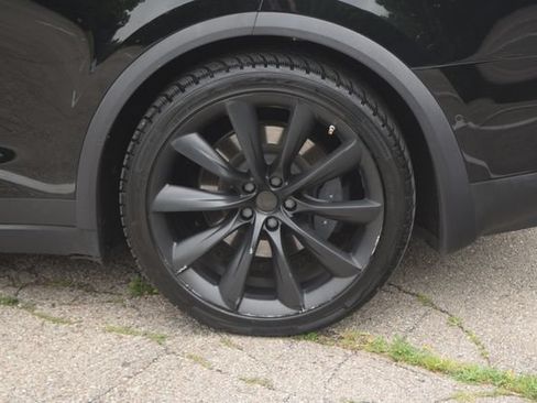 Used 2018 Tesla Model X AWD/4WD image 25