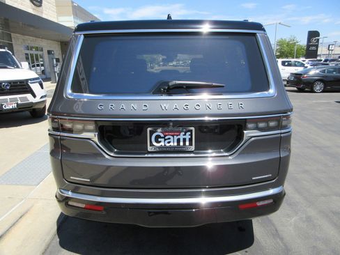 Used 2023 Jeep Grand Wagoneer Series II w/ Premium Group II AWD/4WD image 8