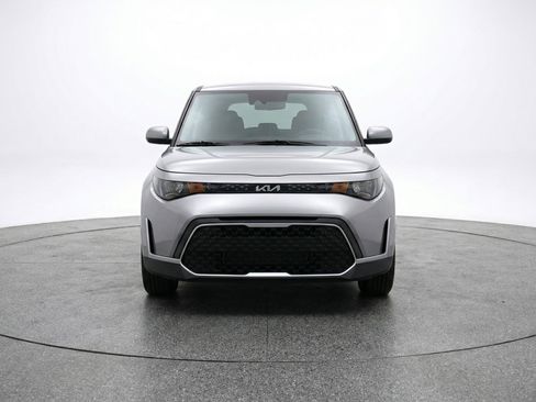 Used 2025 Kia Soul LX w/ LX Technology Package FWD image 2