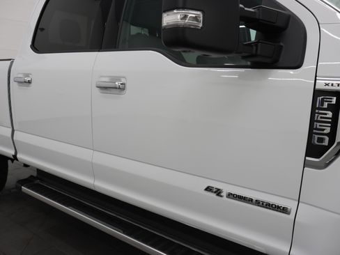 Used 2022 Ford F250 XLT w/ XLT Premium Package AWD/4WD image 24