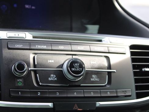 Used 2017 Honda Accord LX image 33