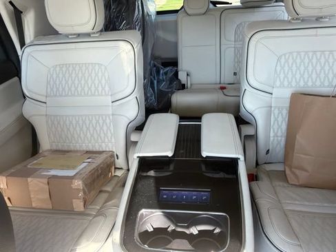 Used 2024 Lincoln Navigator Black Label AWD/4WD image 13