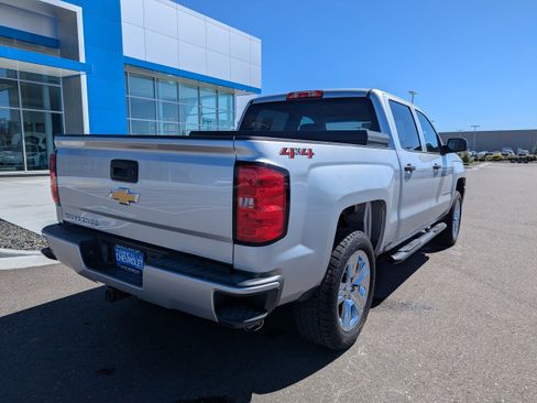 Used 2018 Chevrolet Silverado 1500 Custom w/ Custom Value Package AWD/4WD image 33