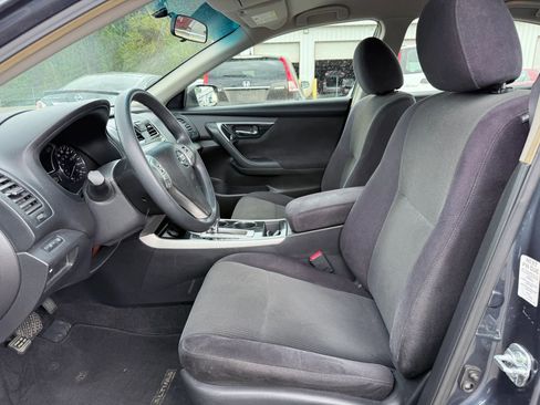 Used 2013 Nissan Altima 2.5 S FWD image 2