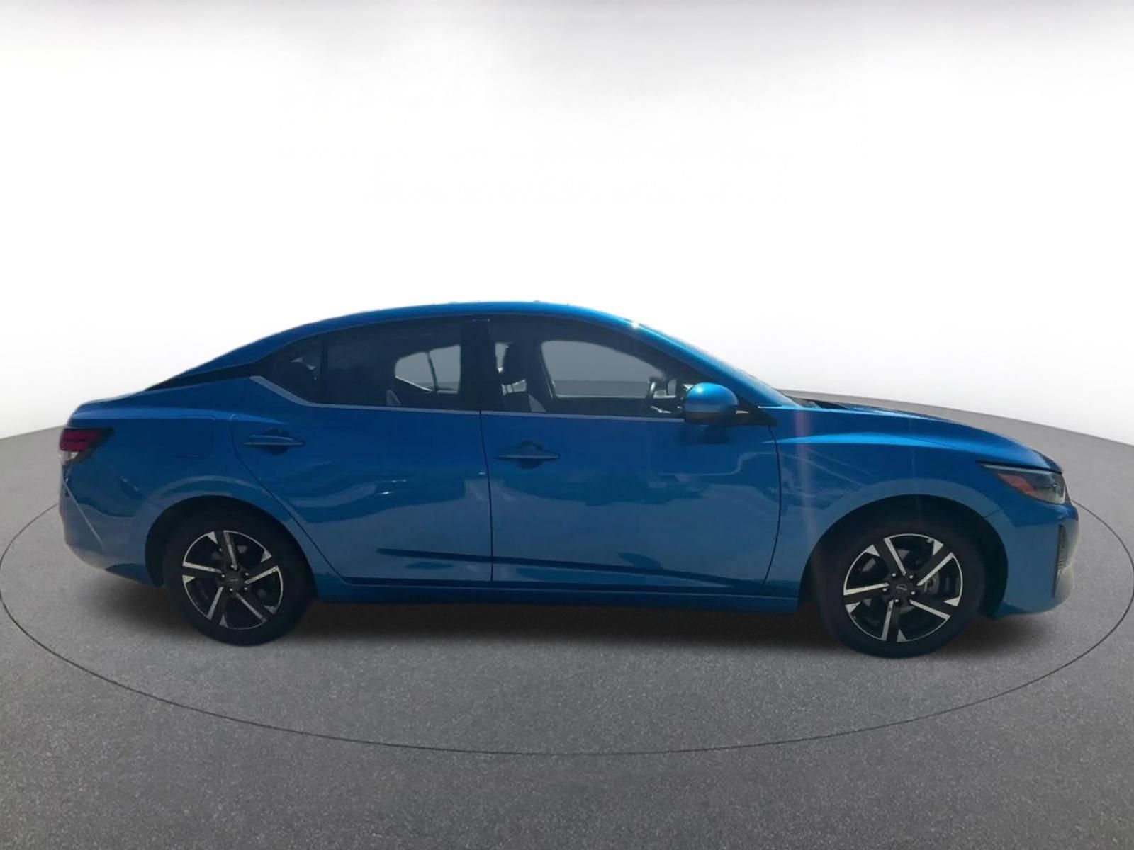 Used 2025 Nissan Sentra SV FWD image 15