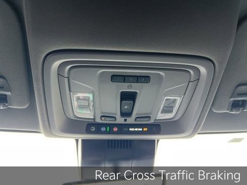 Used 2025 Chevrolet Silverado 1500 LTZ image 27