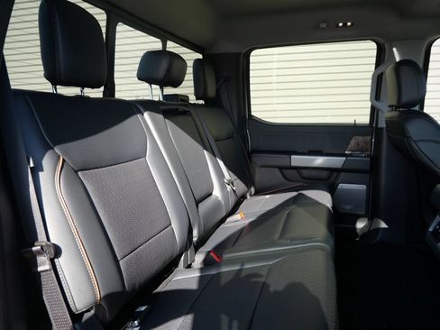 New 2026 Ford F250 Lariat w/ Black Appearance Package AWD/4WD image 14
