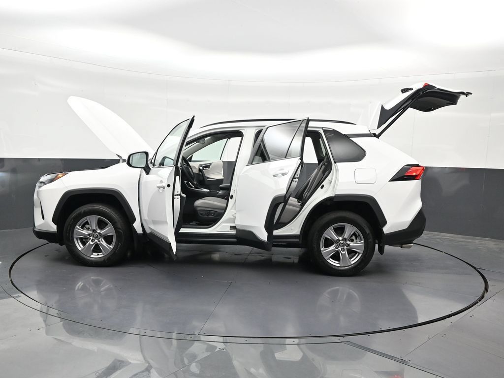 Used 2025 Toyota RAV4 XLE w/ Convenience Package FWD image 33