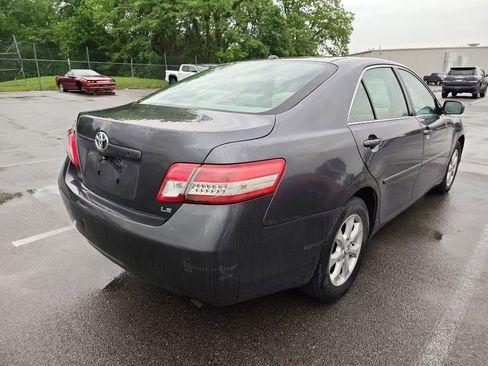 Used 2011 Toyota Camry LE w/ LE Extra-Value Pkg FWD image 4