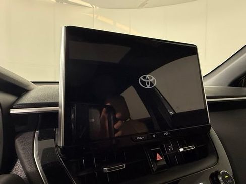 Used 2026 Toyota Corolla Cross XLE w/ Convenience Package FWD image 20