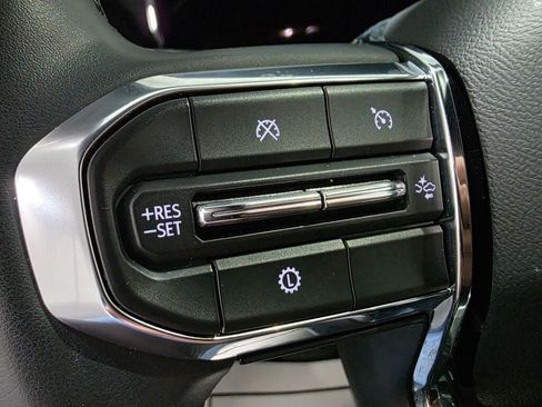 Used 2024 GMC Acadia Elevation FWD image 17