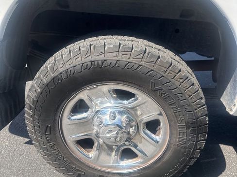 Used 2017 RAM 3500 SLT RWD image 8