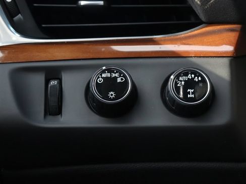 Used 2017 Cadillac Escalade Luxury AWD/4WD image 31