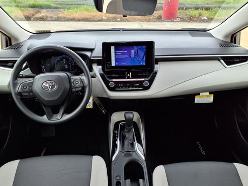 Certified 2026 Toyota Corolla LE FWD image 10