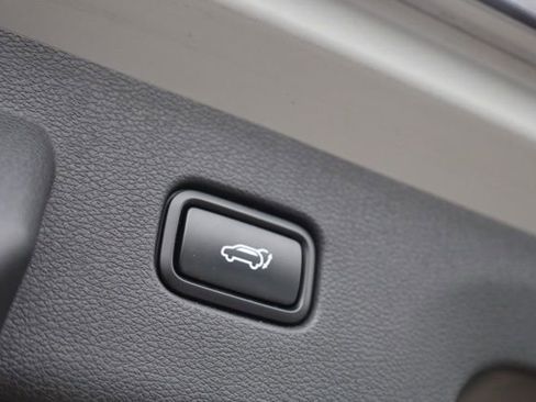 Used 2023 Kia Sportage SX image 38