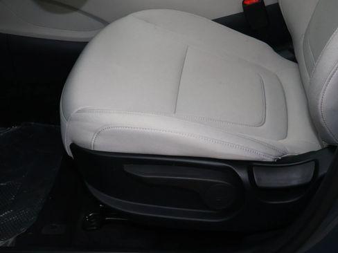 Used 2026 Hyundai Tucson SE FWD image 12