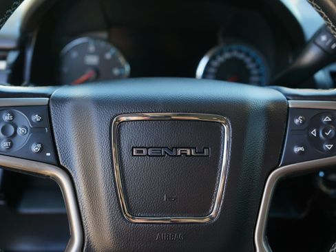 Used 2019 GMC Yukon XL Denali w/ Denali Ultimate Package AWD/4WD image 31