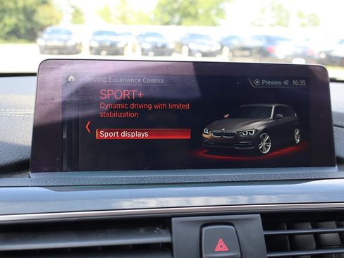 Used 2018 BMW 328d xDrive Wagon AWD/4WD image 29