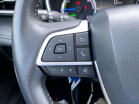 Used 2024 Toyota Highlander XLE AWD/4WD image 22