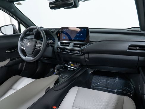 Used 2025 Lexus UX 300h AWD w/ Cold Area Package image 14