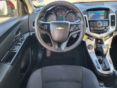 Used 2015 Chevrolet Cruze LT FWD image 25