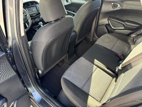 Used 2021 Kia Soul S image 17