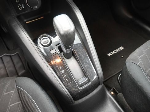 Used 2022 Nissan Kicks S image 28