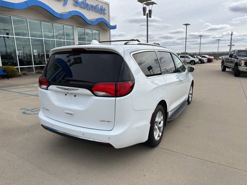 Used 2020 Chrysler Pacifica Limited w/ Advanced Safetytec Group image 5