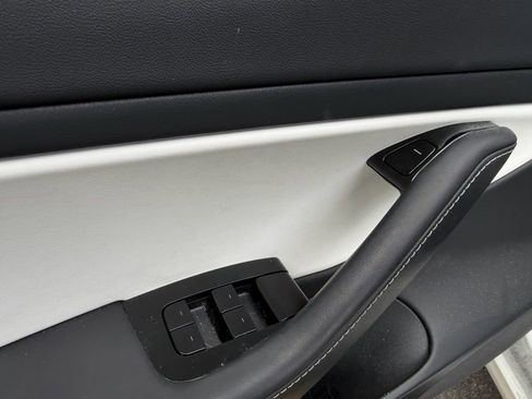 Used 2020 Tesla Model 3 Long Range image 11