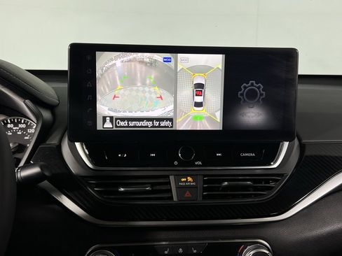 Used 2023 Nissan Altima 2.0 SR image 17