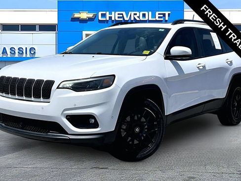 Used 2019 Jeep Cherokee Limited w/ Technology Group AWD/4WD image 2