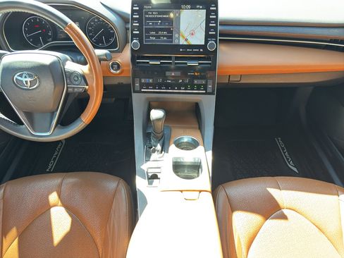 Used 2019 Toyota Avalon Limited w/ Advanced Safety Package FWD image 10