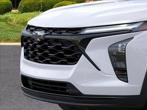 New 2026 Chevrolet Trax LT w/ Driver Confidence Package FWD image 13